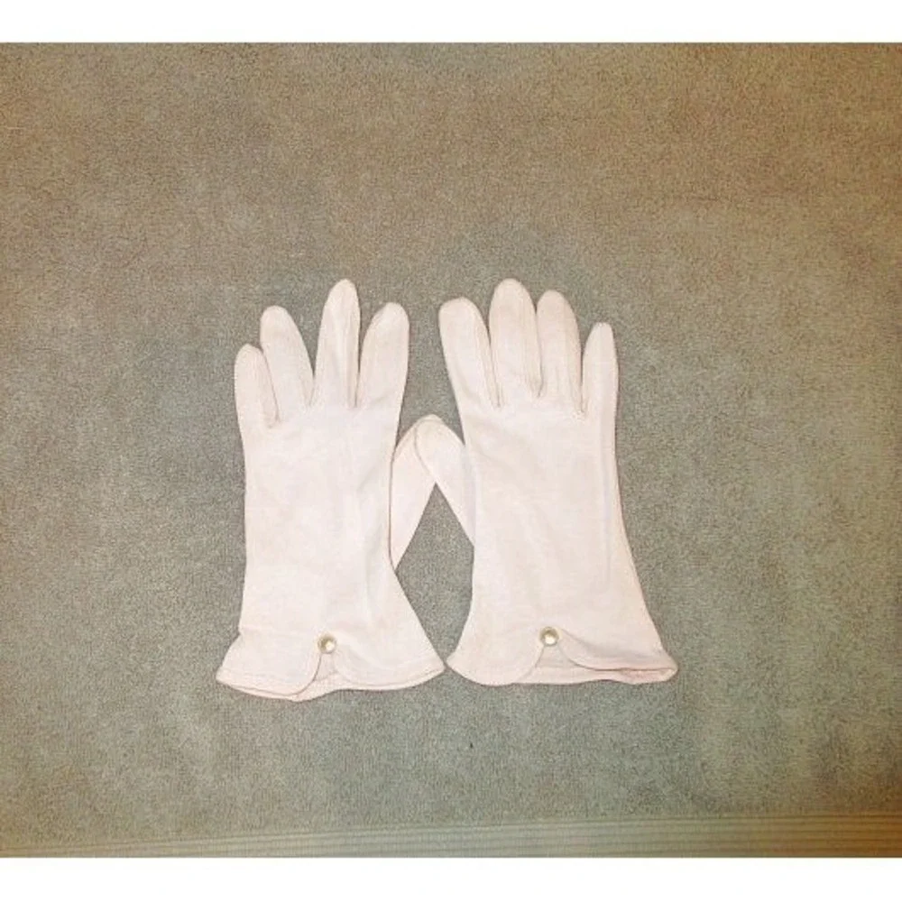 Vintage 60s Pink Pearlesque Button Gloves Elegant Church Wedding Old Money 7